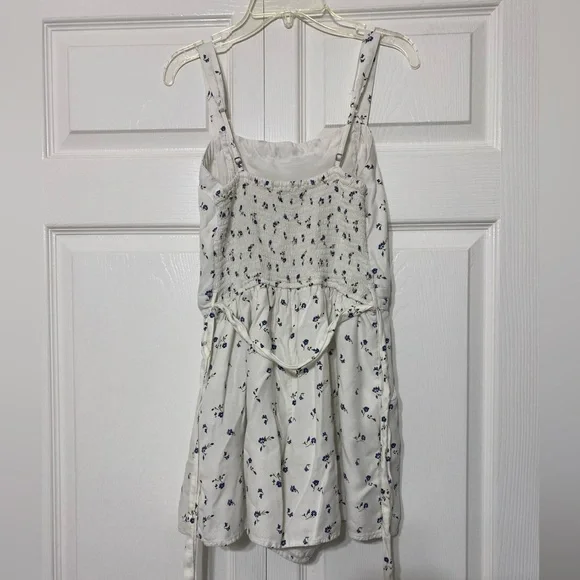 Hollister White and Blue play suit romper size M - Picture 2 of 7
